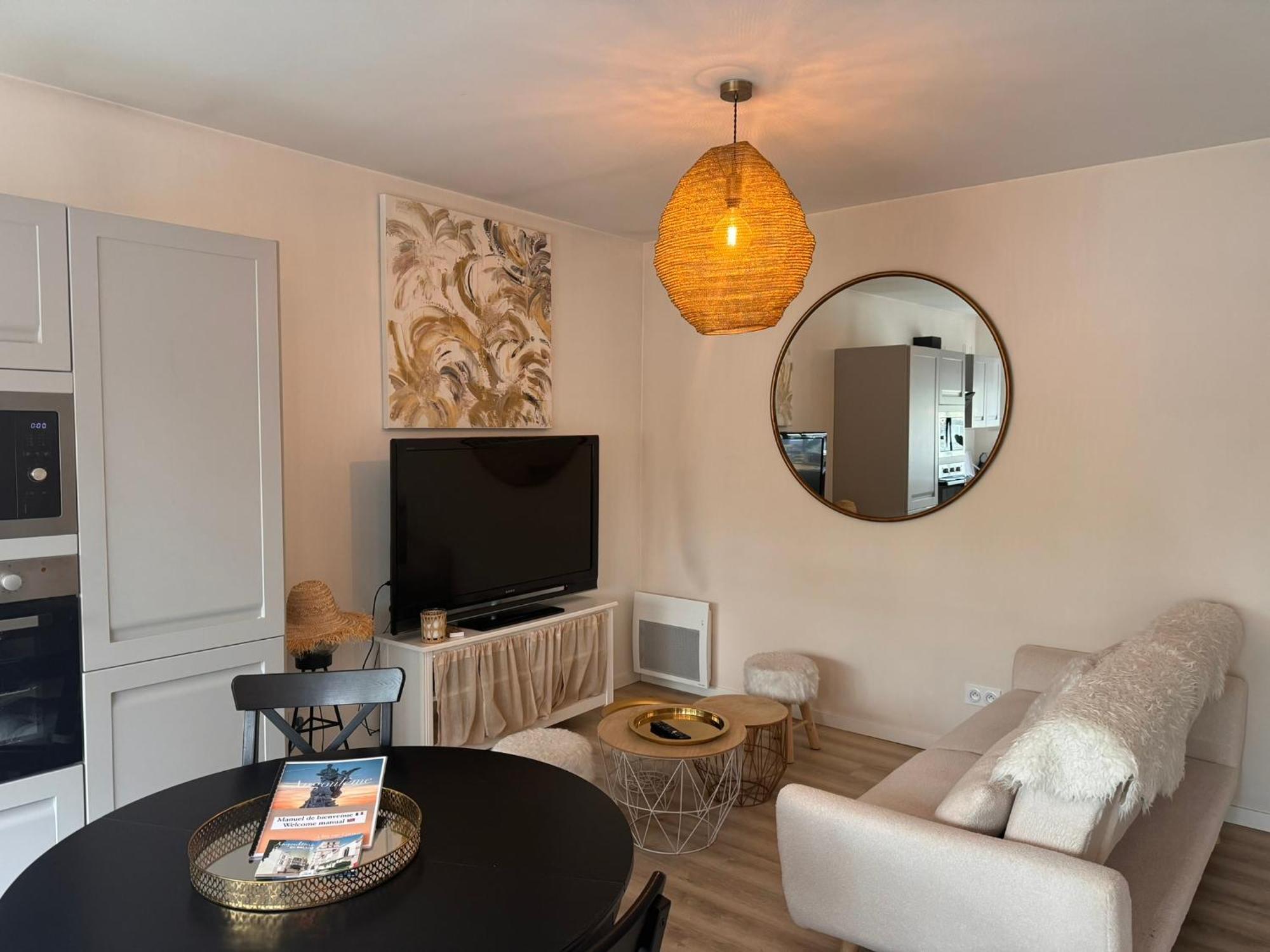 Maison + Parking Prive Au Coeur Angouleme 60M2 외부 사진